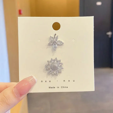 zinc alloy Lapel pin for decorate 2pcs Small Flower Crystal Brooch Pins Butterfly Zircon Badge Fixed Clothes Accessories Luxulry Jewelry Brooches for Women