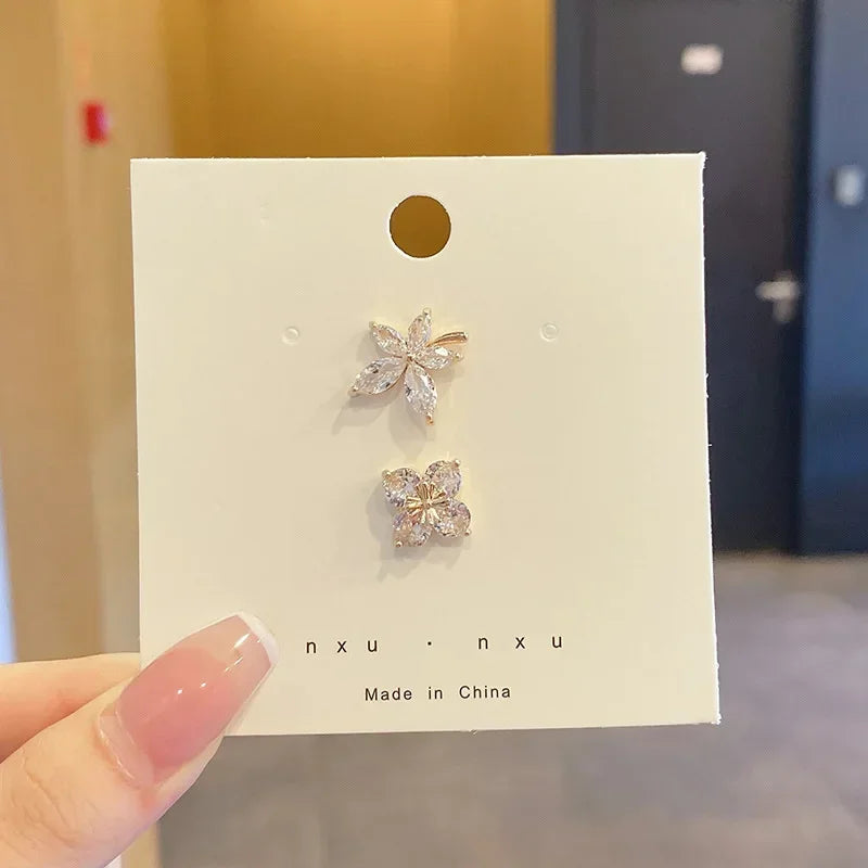 zinc alloy Lapel pin for decorate 2pcs Small Flower Crystal Brooch Pins Butterfly Zircon Badge Fixed Clothes Accessories Luxulry Jewelry Brooches for Women